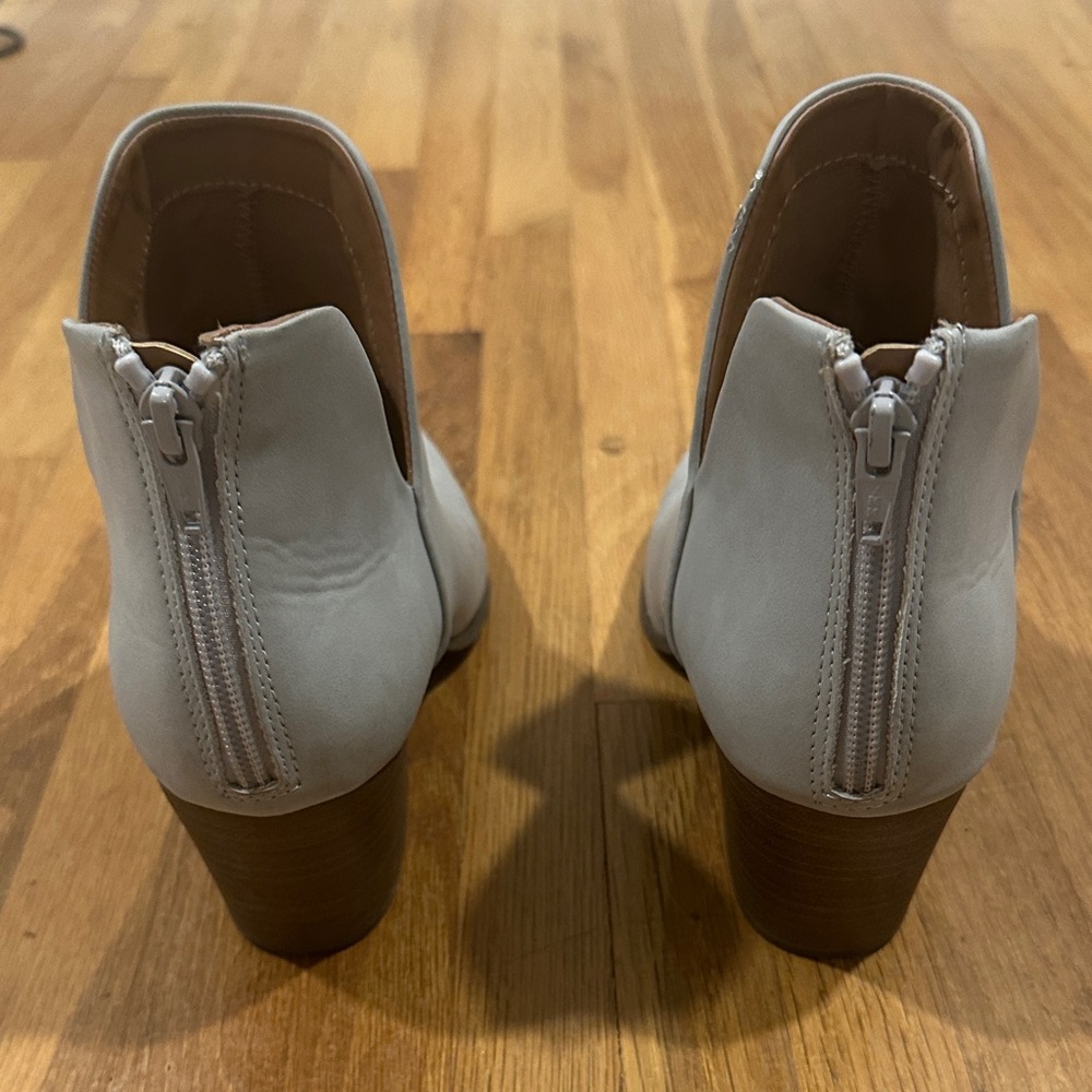 *last chance* SO | Women’s Stylish Gray Ankle Boots - Picture 5 of 15